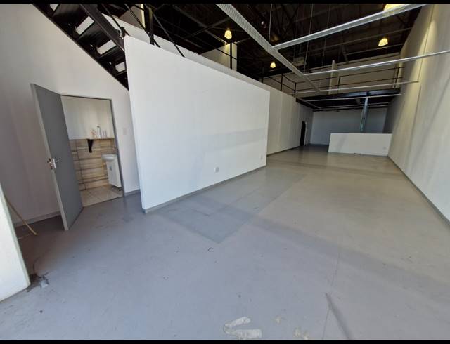 372M² SHOWROOM TO LET IN KRAMERVILLE
